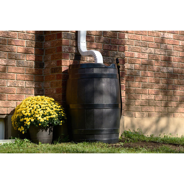 FCMP Outdoor 45 Gallon Outdoor Rain Water Catcher Barrel Container